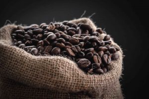 ¿Es beneficiosa la cafeína para el pelo?