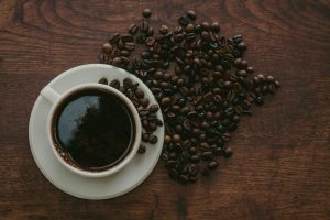 ¿Beber café produce alopecia?